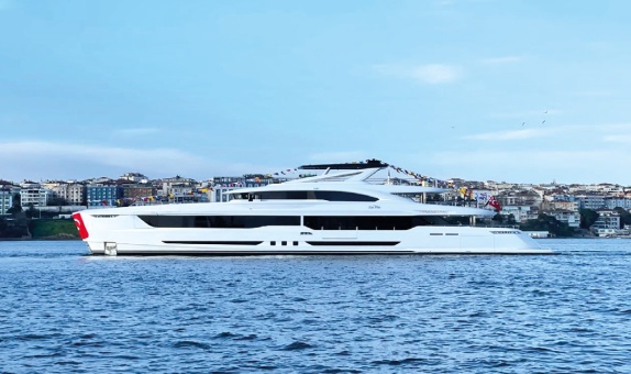 Mengi Yay Yachts Virtus 47 Serisi Yatların İlkini Denize İndirdi Mengi Yay Yachts Virtus 47 Serisi Yatların İlkini Denize İndirdi