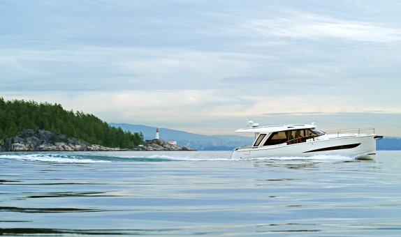 Greenline Yachts % 100 Elektrikli Kabinli Kiralık Yat Filosu