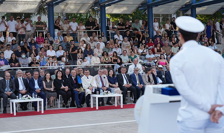 İTÜ Denizcilik Fakültesi'nde 2025 Yılı Mezuniyet Töreni