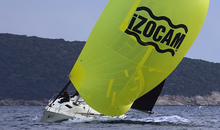 İzocam Yelken Takımı, 2025 Schüco-BAYK Kış Trofesi'nde İddiasını Sürdürüyor