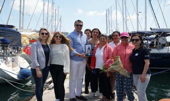 Kadınlar, Cumhuriyetimizin 100. Yılını Yelken Açarak Kutluyor Kadınlar, Cumhuriyetimizin 100. Yılını Yelken Açarak Kutluyor