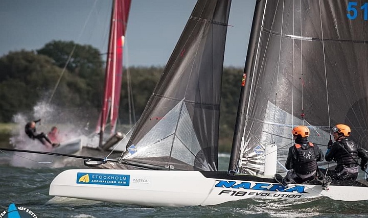 ME PLB3 Beacon, Kurtarma Aracı Katamaran Kazalarında Hayat Kurtarıyor