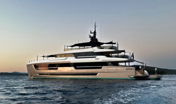 Mengi Yay, Gisa Motor Yatını Teslim Etti Mengi Yay, Gisa Motor Yatını Teslim Etti