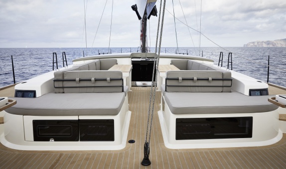 YYachts, Bella İle 'Üstün Dış Tasarım' Ödülünü Kazandı