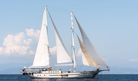 Ege Yat, Santa Maria'yı Yeniledi Ege Yat, Santa Maria'yı Yeniledi