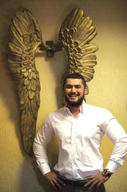 Angel Yachts Yönetim Kurulu Başkanı Angel Cengiz Şıklaroğlu: "Tüm Modellerimiz Bant üretimi" Angel Yachts Yönetim Kurulu Başkanı Angel Cengiz Şıklaroğlu: "Tüm Modellerimiz Bant üretimi"