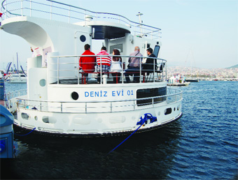 11.8 metre çapında Deniz Evi’nde 205 metrekarelik ev konforu 11.8 metre çapında Deniz Evi’nde 205 metrekarelik ev konforu